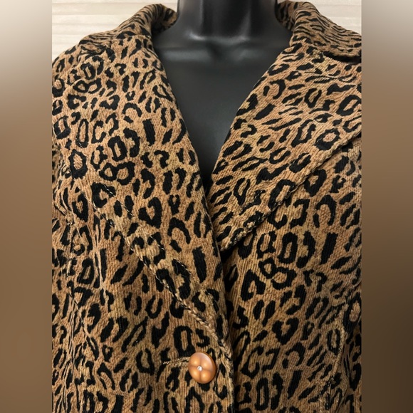 KIKIT JEANS Leopard Blazer with Bell Sleeves and Peplum Hem Size LARGE - Picture 6 of 16